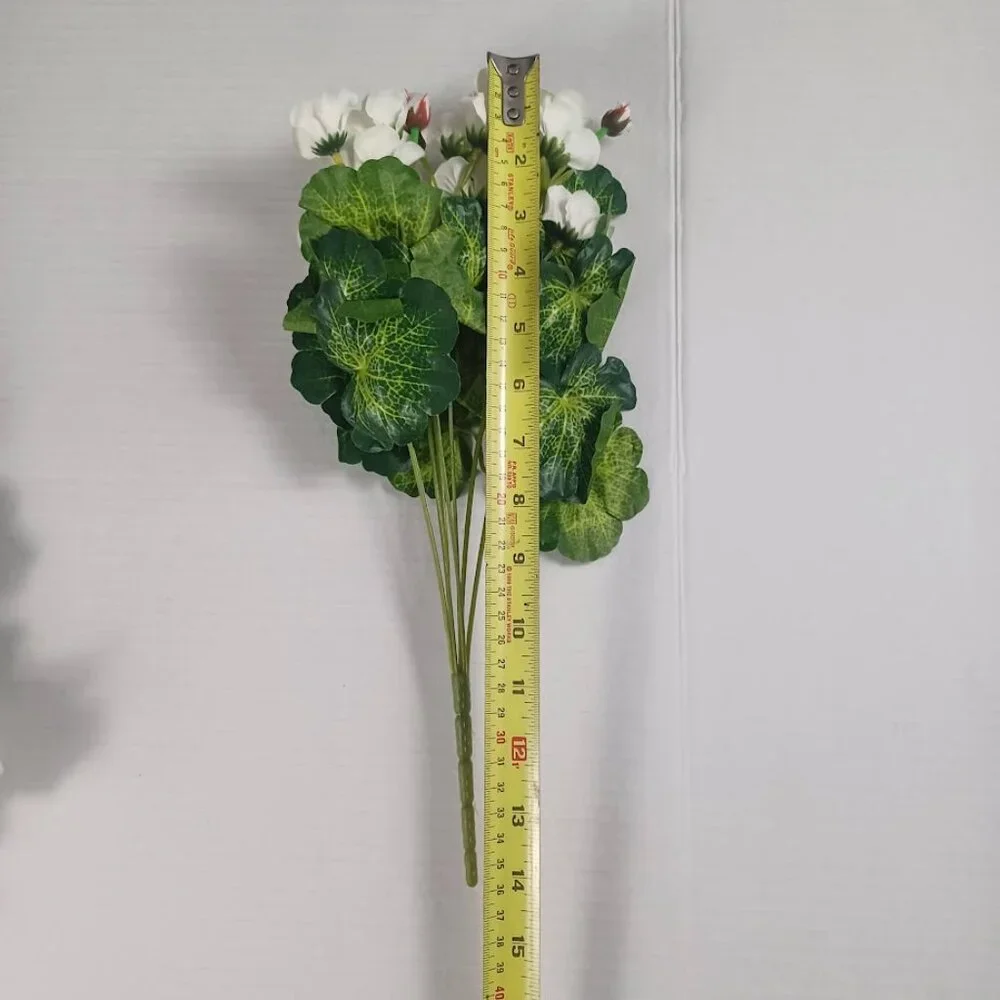 Mini Geraniums Artificial Faux Flowers -White -Set Of 4 -NEW -Floral Decoration